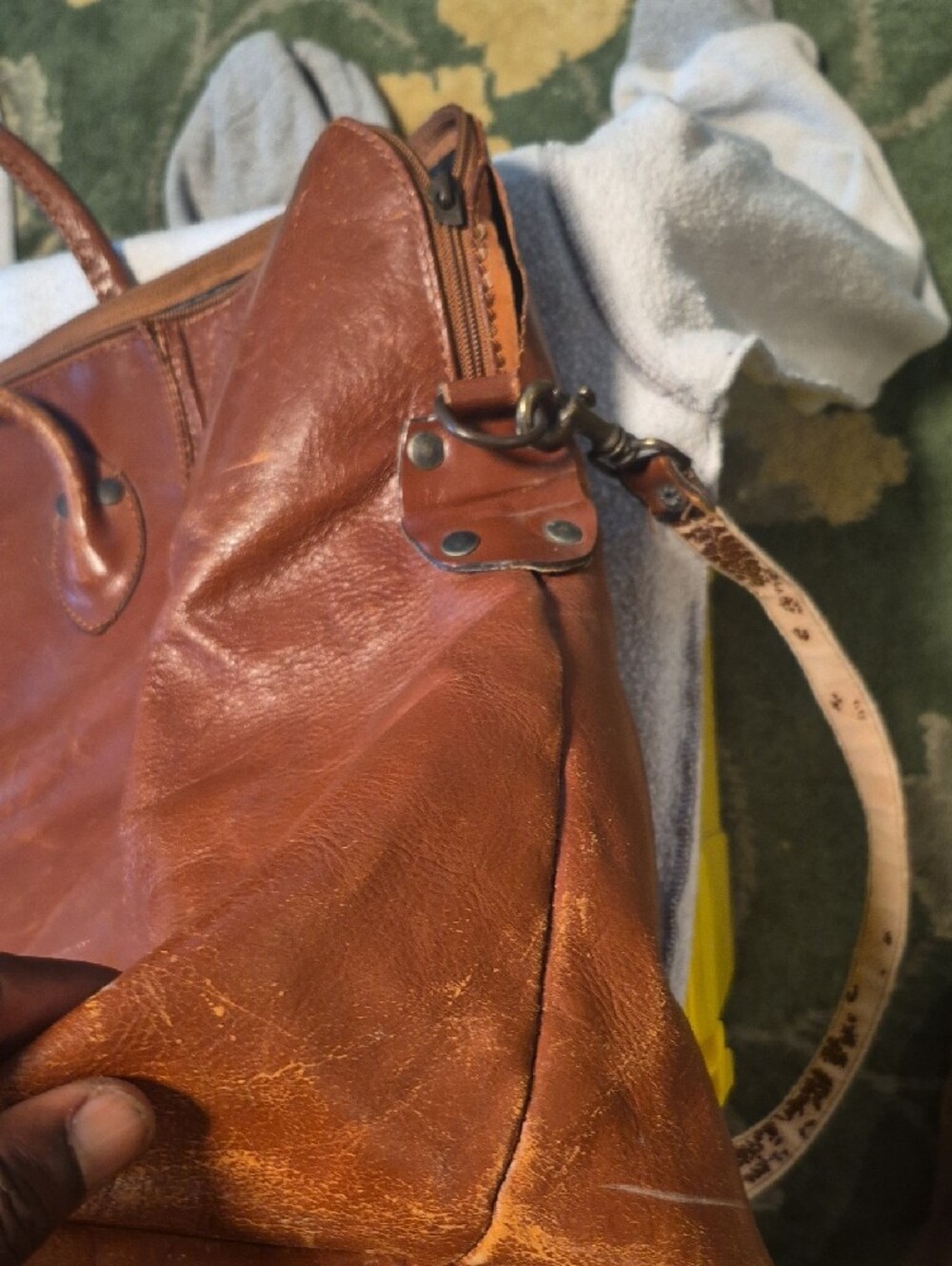 Brown Leather Weekender Bag - Men's Travel Holdall - Picture 11 of 16